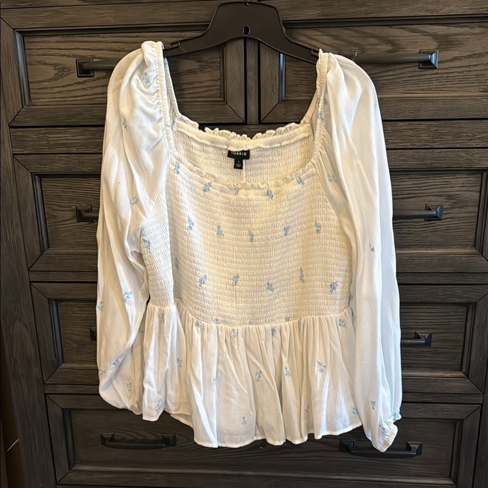 Torrid NWOT Cream Smocked Peplum Blouse with Long Sleeves Plus Size 1X